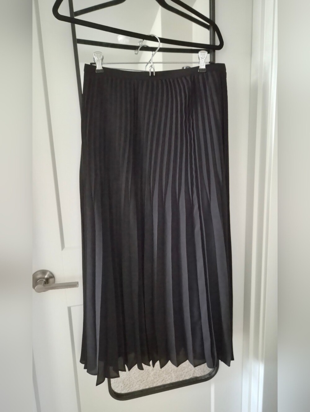 Uniqlo Black Chiffon Pleated Maxi Skirt